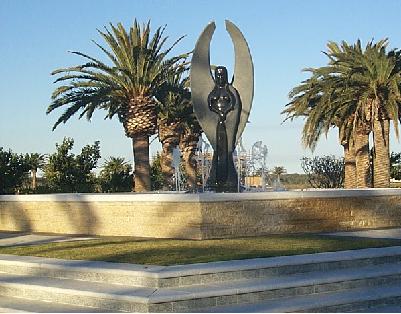 fountain statue photo